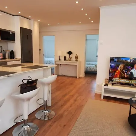 Apartamento Em Alvalade Apartment