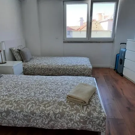 Apartamento Em Alvalade * Lisboa