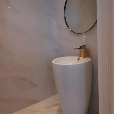 Apartamento Em Alvalade * Lisboa